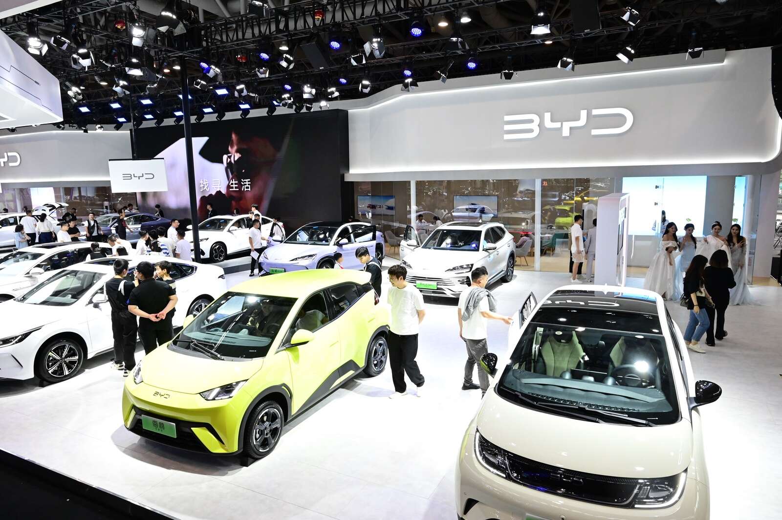 Growing stock of unsold Chinese EVs causes concern
