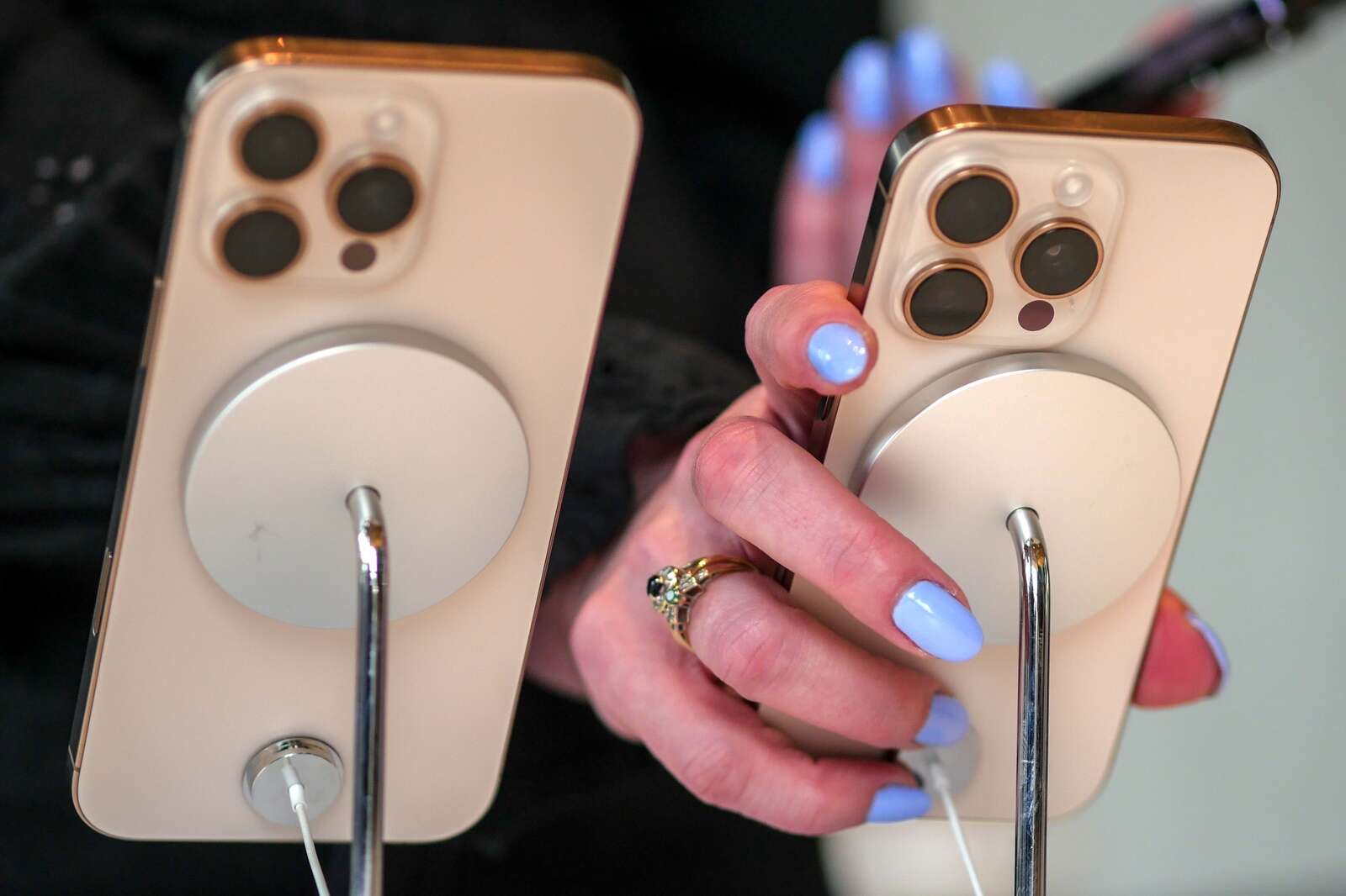 Apple set for ‘dramatic’ overhaul of the iPhone, iPad and Mac ...