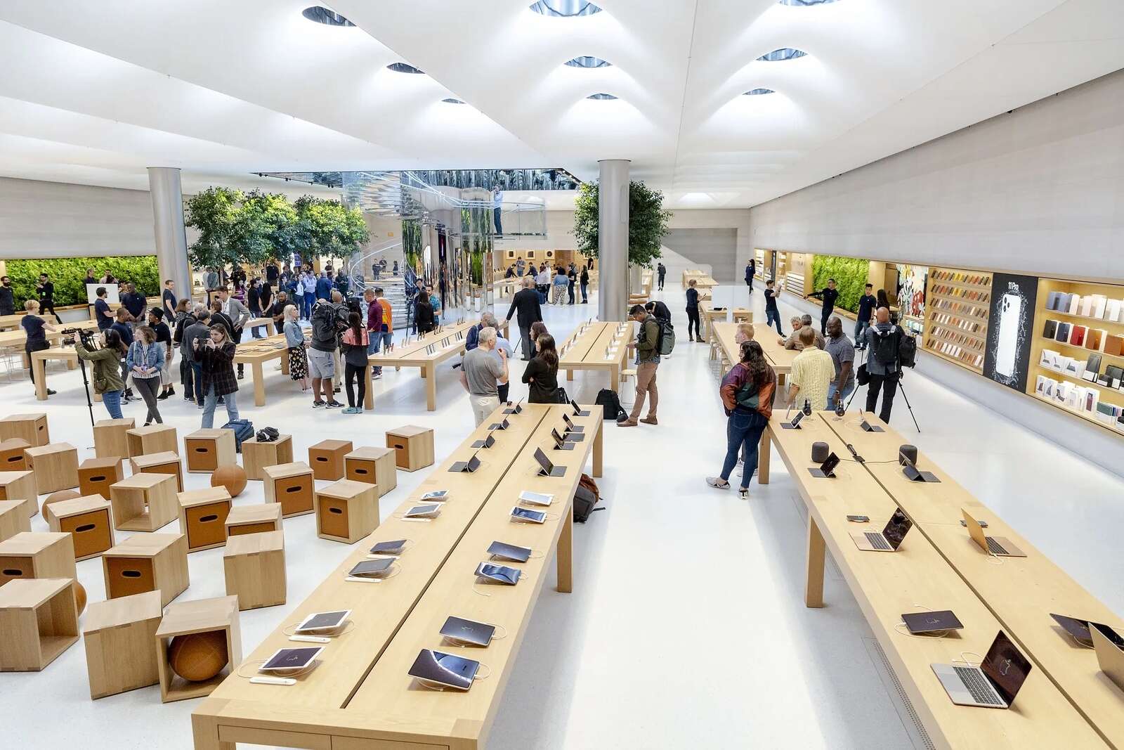 Uniqlo, Sephora & Retailers Battle for Dublin Space
