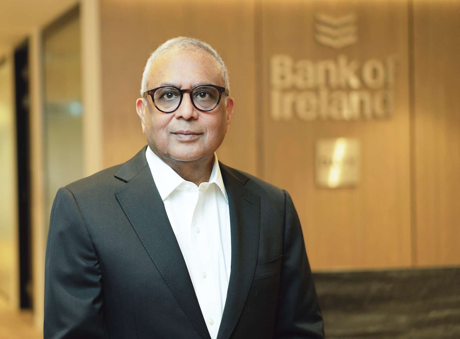 Bank of Ireland chair teases Davy investment fee change