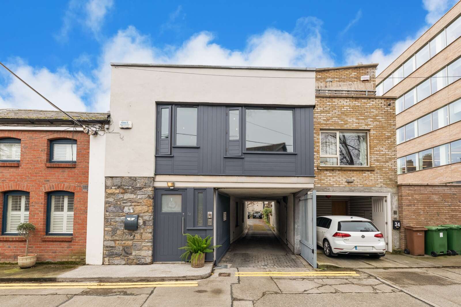 Chic mews steps from Baggot Street for €1.295m | Business Post