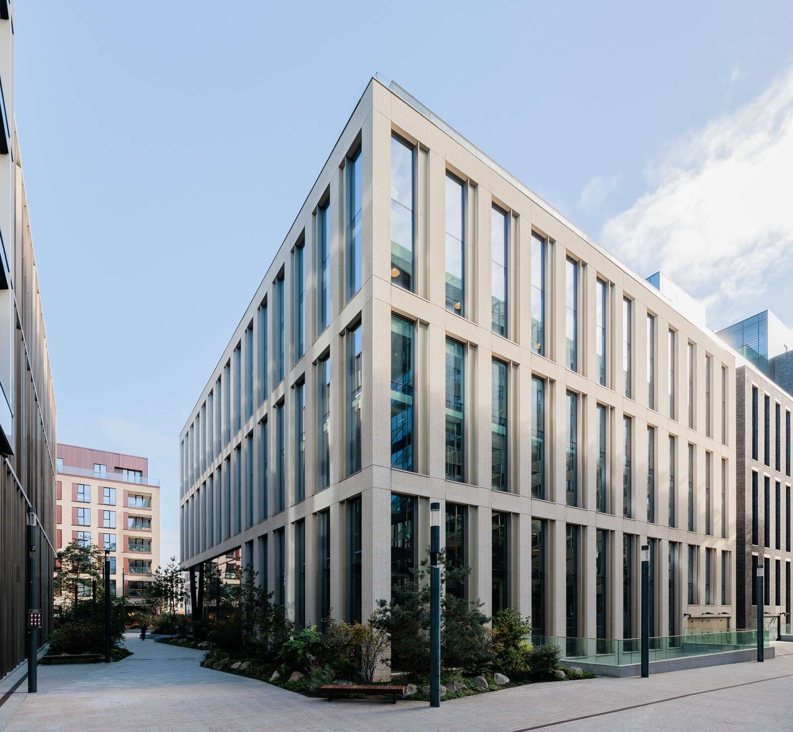 German investor MEAG acquires Docklands trophy asset for over €50m