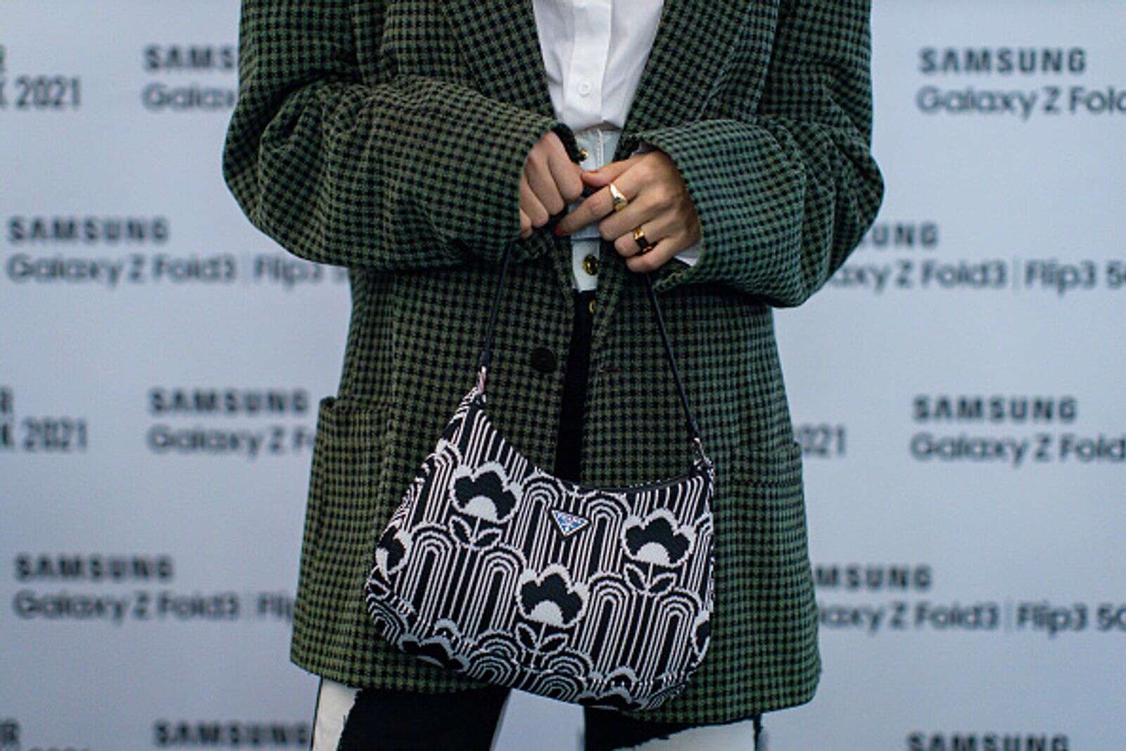 小物 PRADA AURA BLOCKCHAIN CONSORTIUM AURA Blockchain Consortium: blockchain for luxury goods