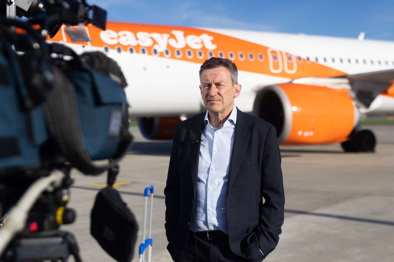 EasyJet shares drop: Fuel costs weigh on performance outlook for ...