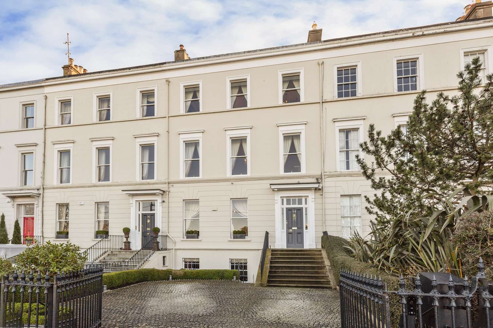 Luxury buyers kept their foot on the pedal in Dublin’s 2025 high-end homes market