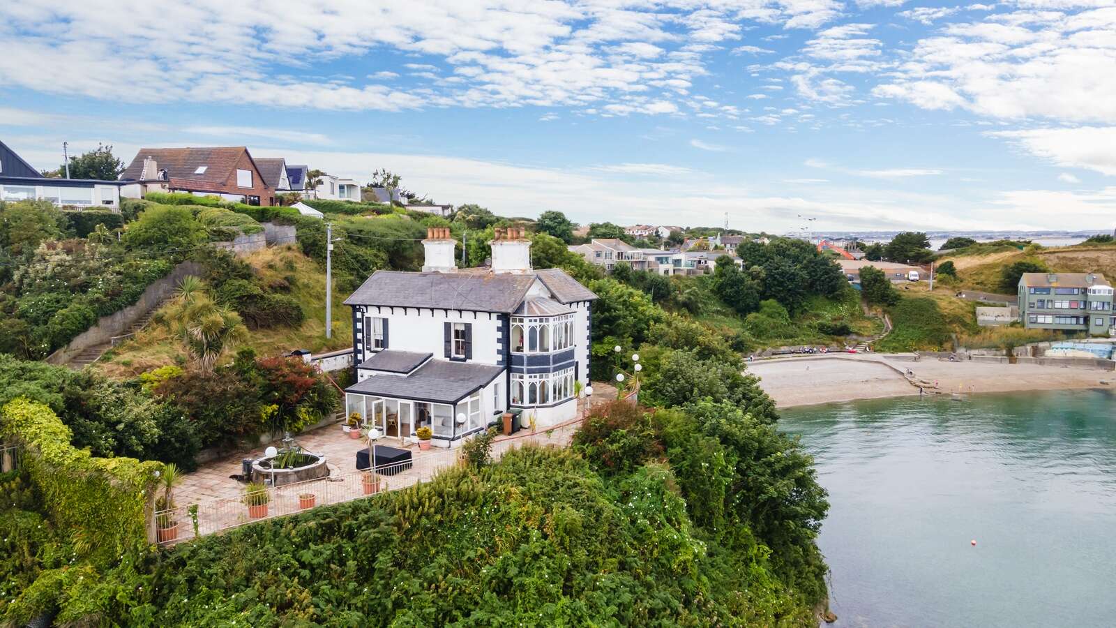On the market: large detached family houses for sale by the sea along ...