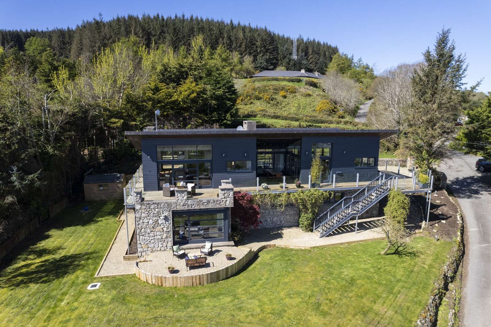 Modern hillside home with stunning views of Dublin city and the sea on the market for €1.95m - Vimarsana News