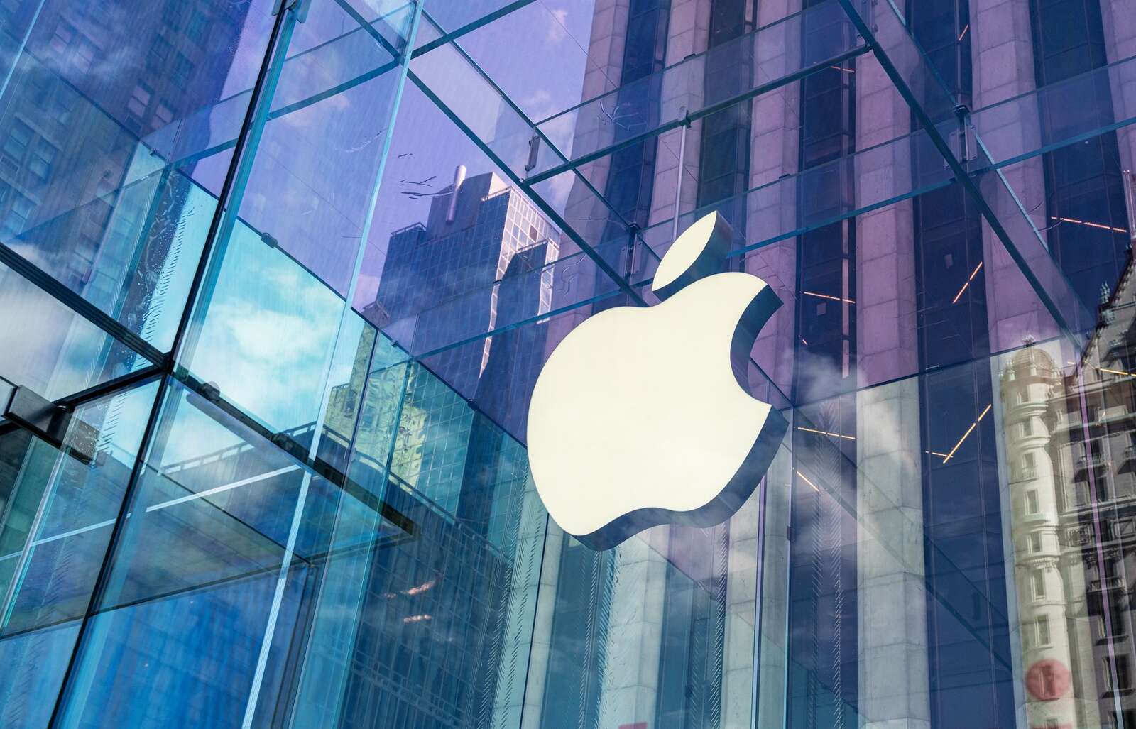 Apple tops sales estimates after iPhone, Mac help fuel growth