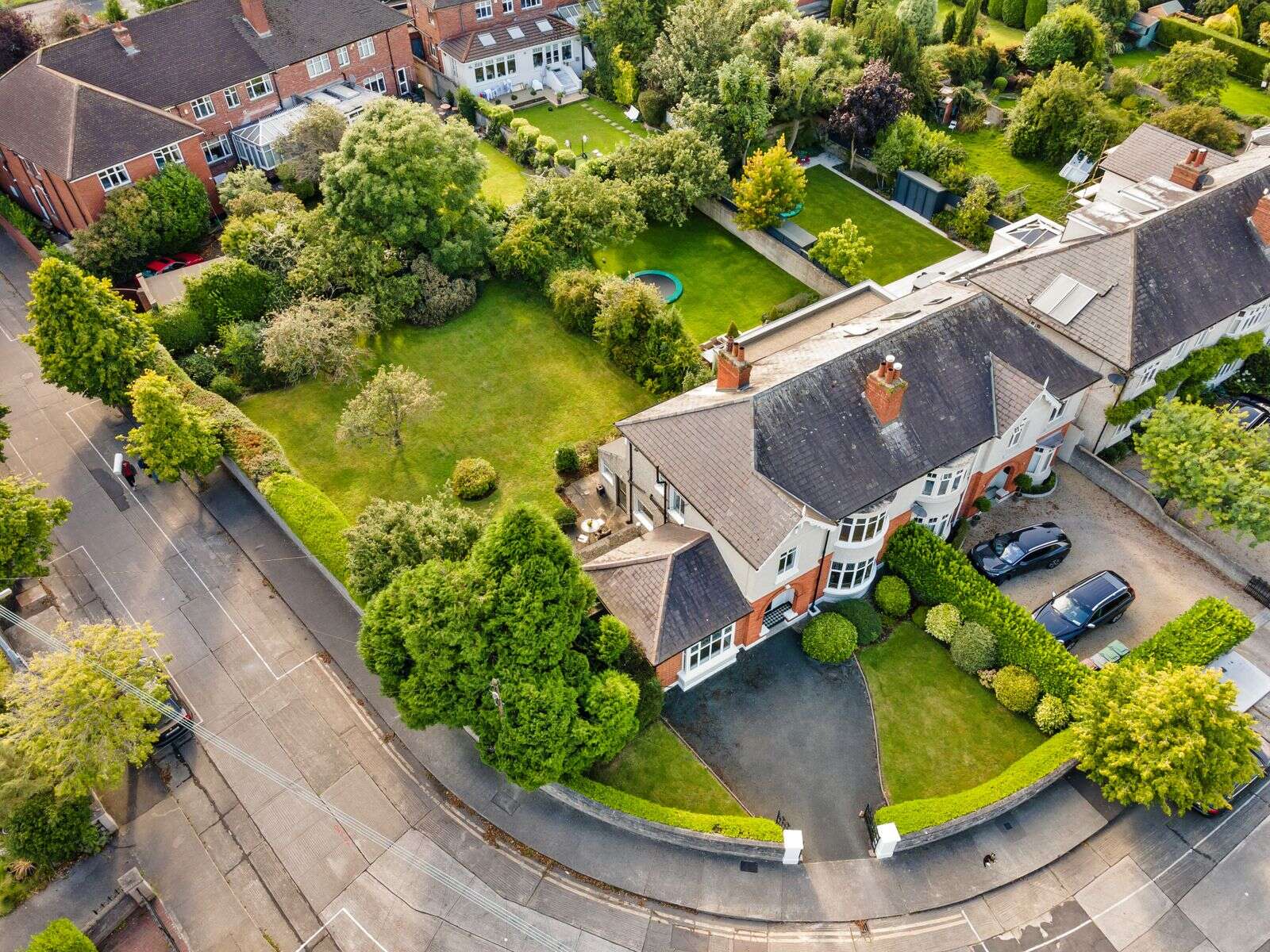 Donnybrook fourbed near golf course for €1.5m Business Post