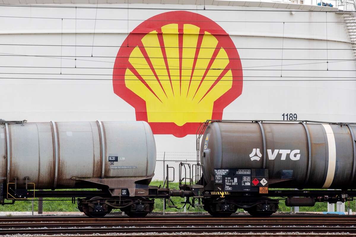 Shell chief’s plan to target rivals hits performance stumbling block ...