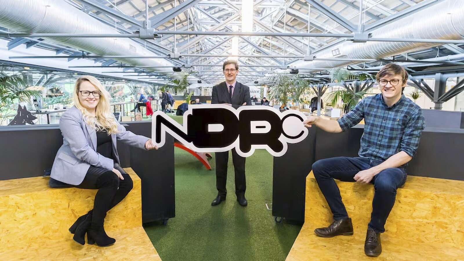 Department of Communications Cuts Funding for Start-Up Accelerator: Key Insights and Reactions